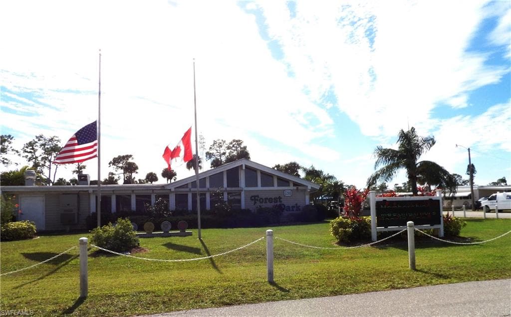 247 SHRUB LN N, NORTH FORT MYERS FL 33917-16