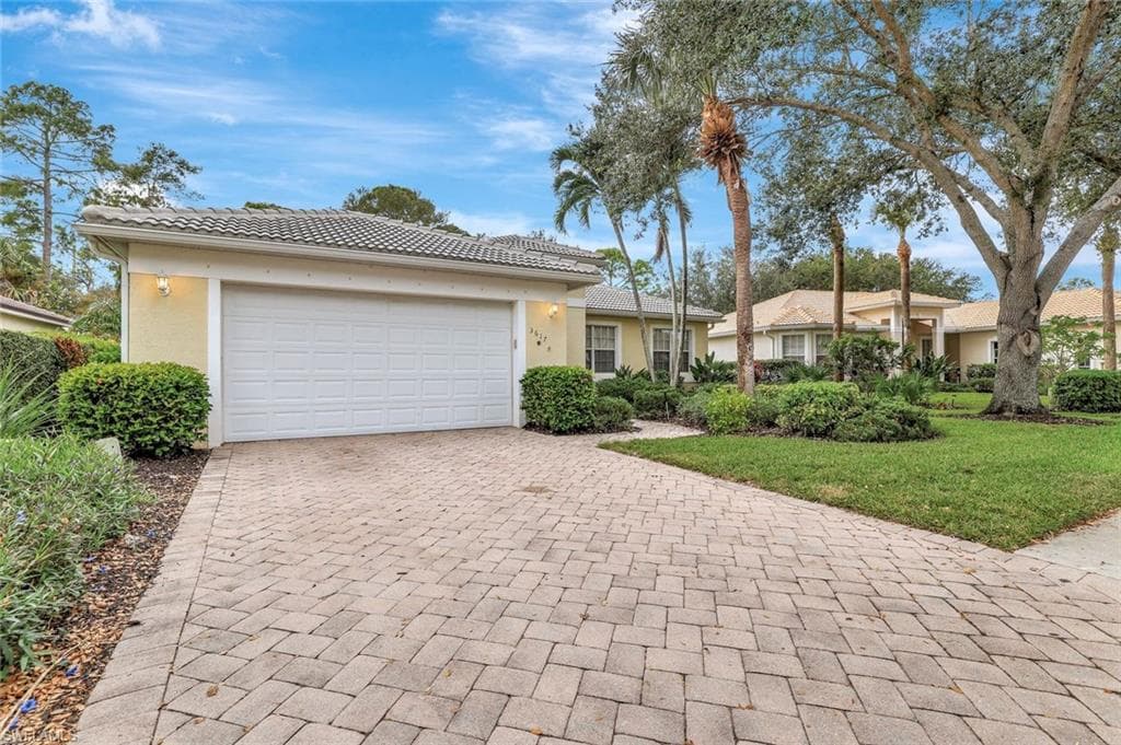 3617 Recreation LN, NAPLES FL 34116-2