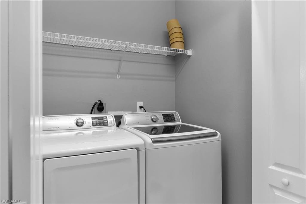 2925 Cypress Trace CIR # 203, NAPLES FL 34119-25