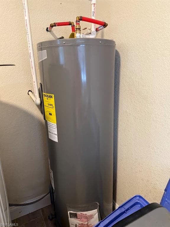 1273 5th AVE N, NAPLES FL 34102-21