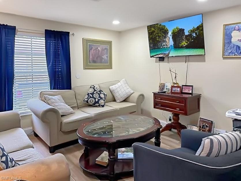 1273 5th AVE N, NAPLES FL 34102-2