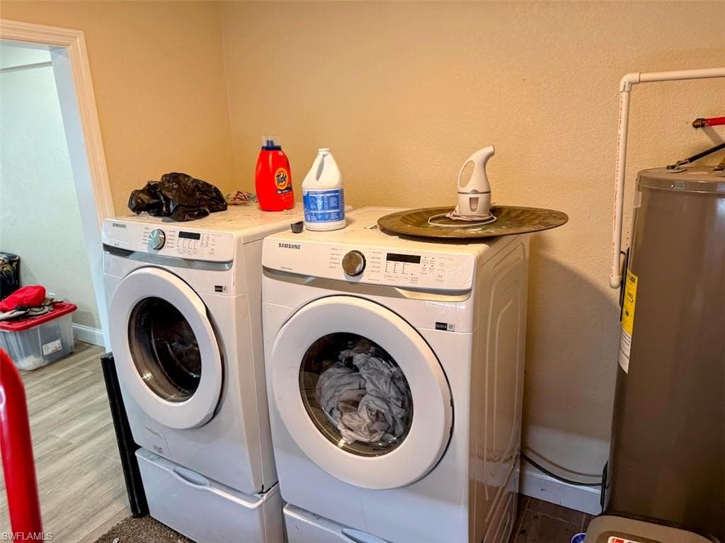 1273 5th AVE N, NAPLES FL 34102-20