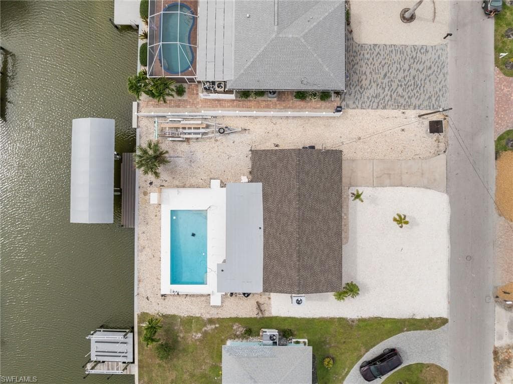 250 Donora BLVD, FORT MYERS BEACH FL 33931-2