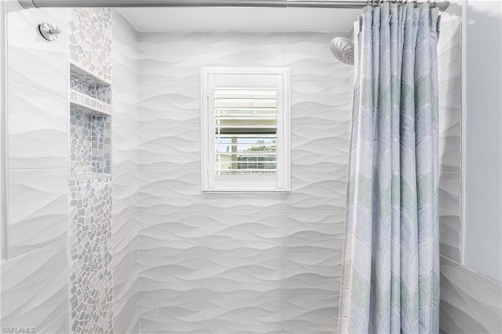 250 Donora BLVD, FORT MYERS BEACH FL 33931-27