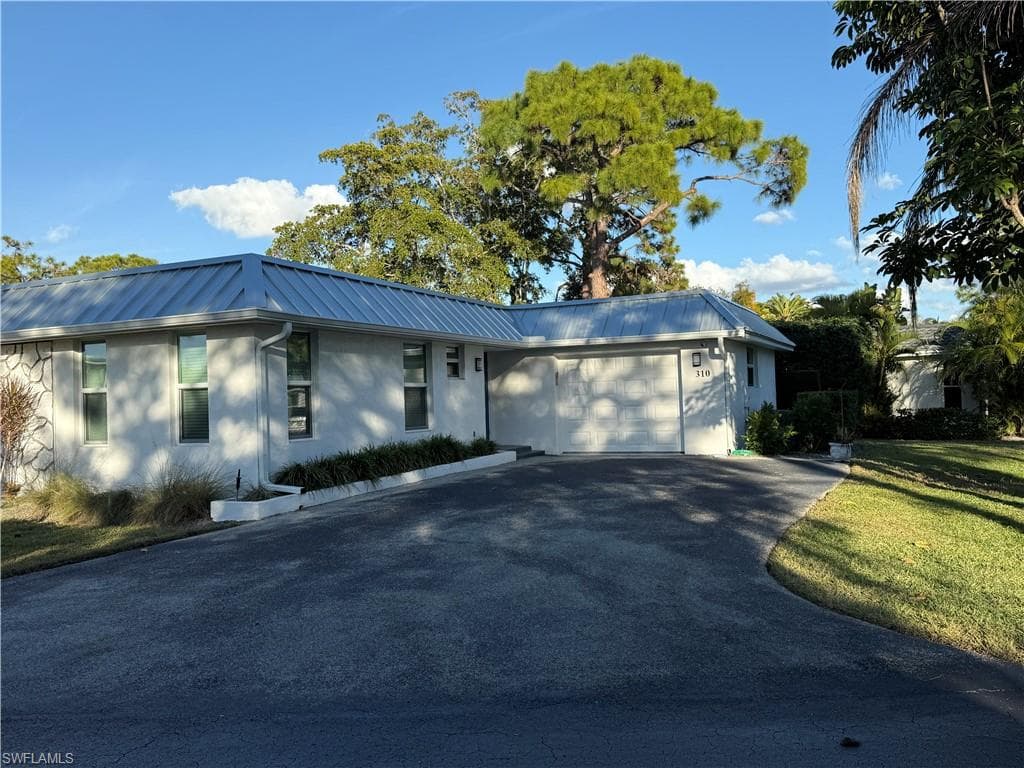 310 Carnaby CT, NAPLES FL 34112-6