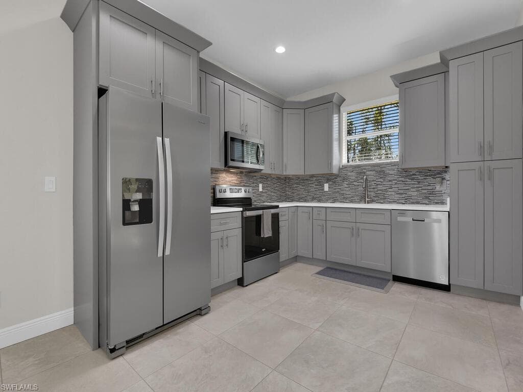 6480 Pine Cone CT, FORT MYERS FL 33912-29