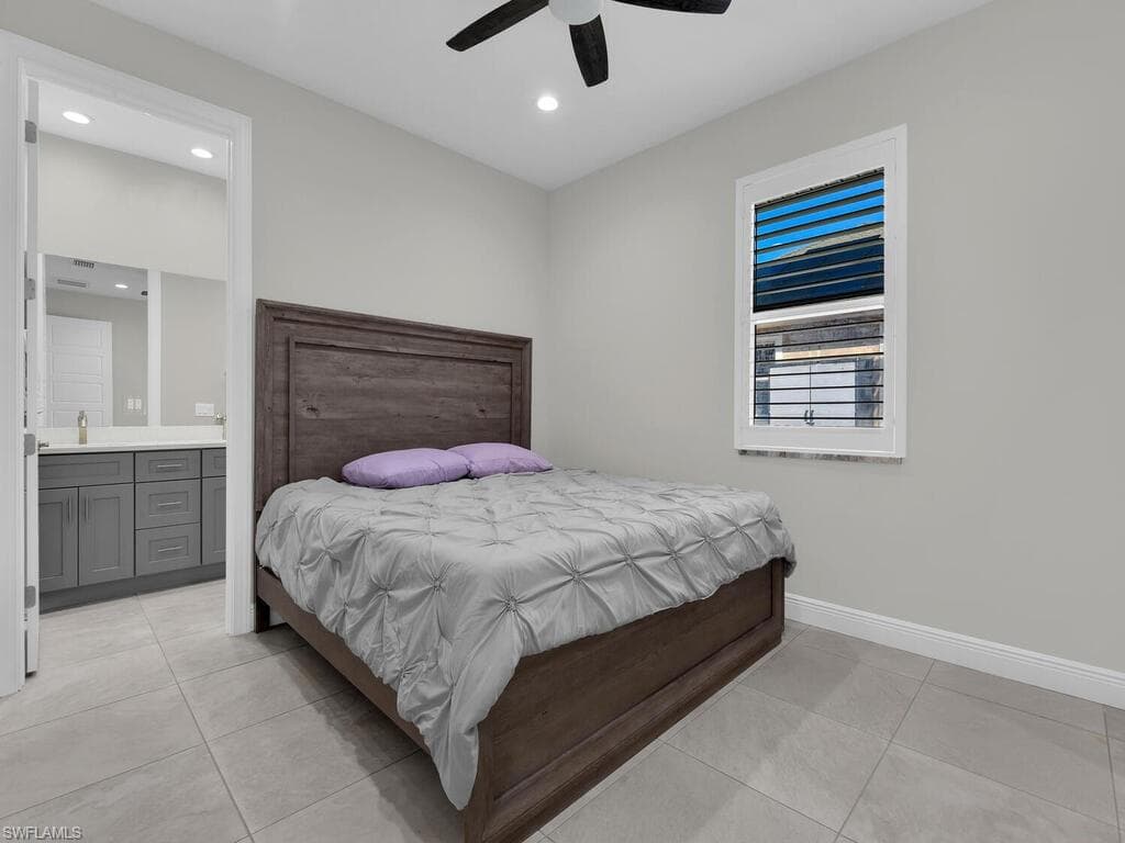 6480 Pine Cone CT, FORT MYERS FL 33912-32