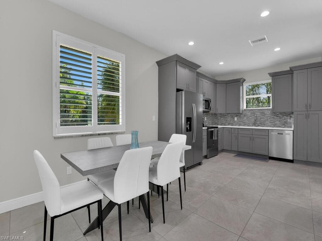 6480 Pine Cone CT, FORT MYERS FL 33912-30