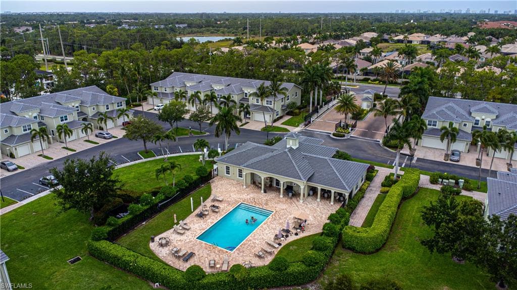 1330 Mariposa CIR # 103, NAPLES FL 34105-25