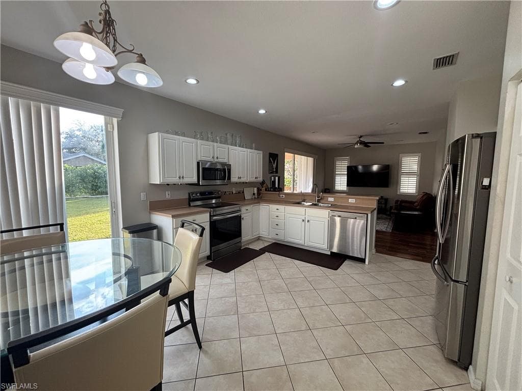 9450 Silver Pine LOOP, FORT MYERS FL 33967-8