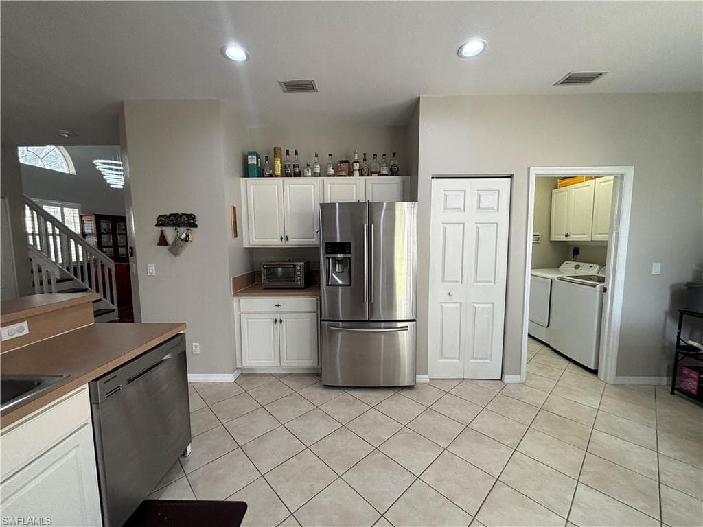 9450 Silver Pine LOOP, FORT MYERS FL 33967-9