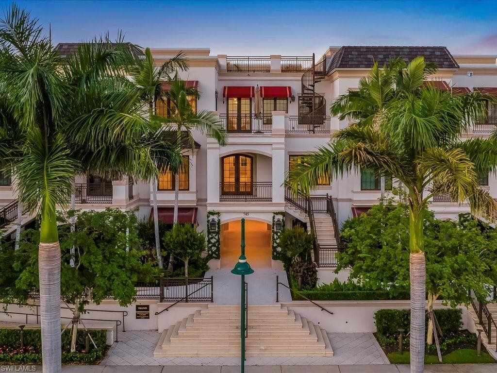 745 12th AVE S # 102, NAPLES FL 34102-1