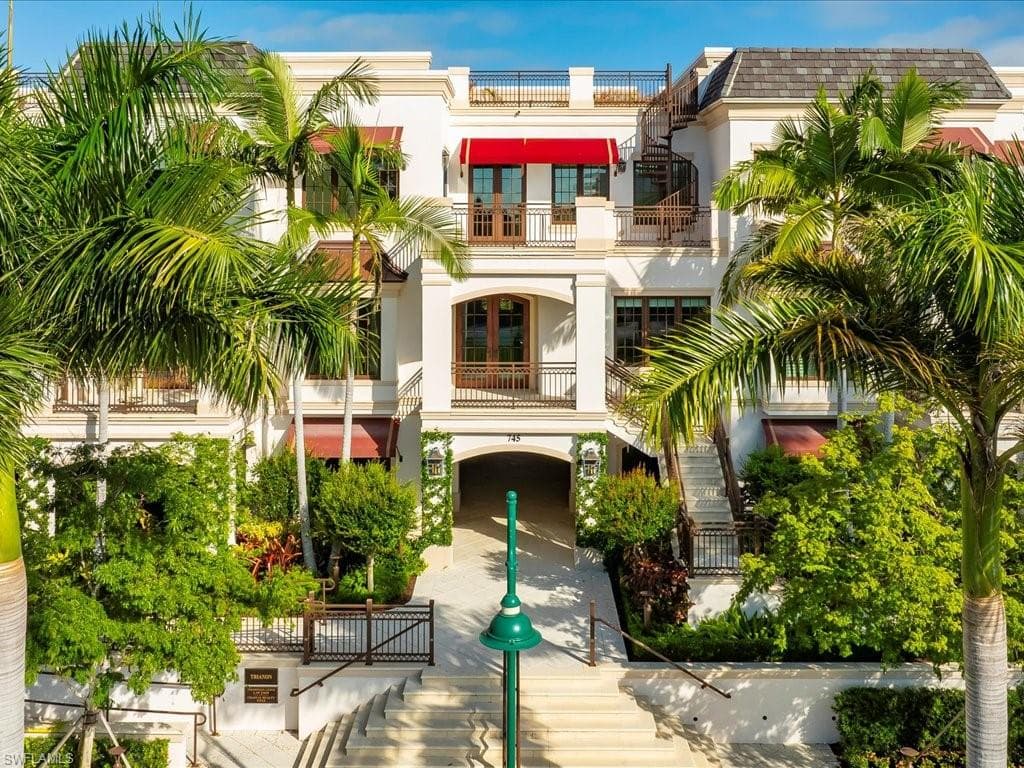 745 12th AVE S # 102, NAPLES FL 34102-45
