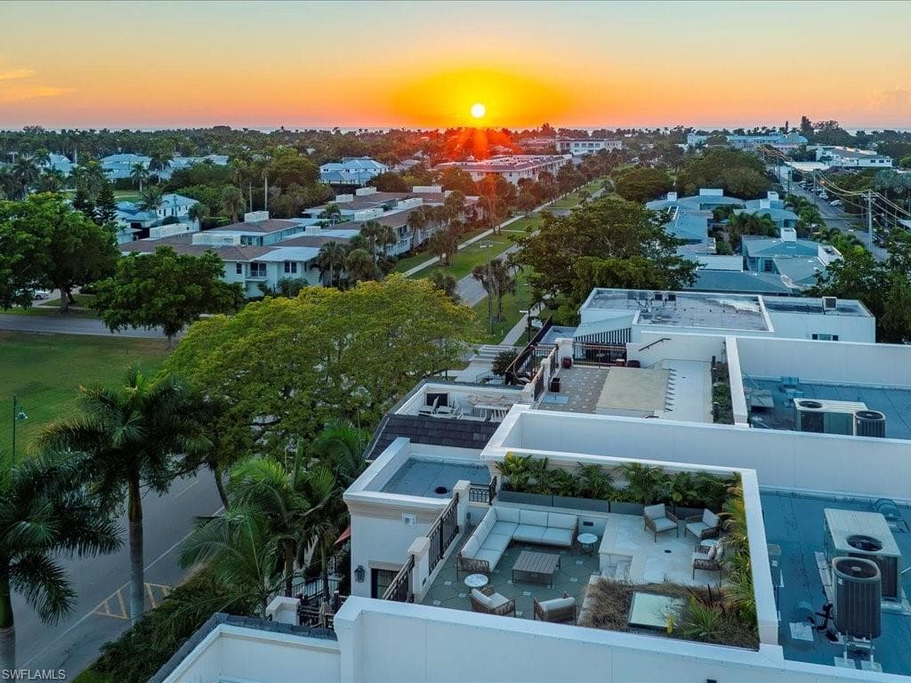 745 12th AVE S # 102, NAPLES FL 34102-6