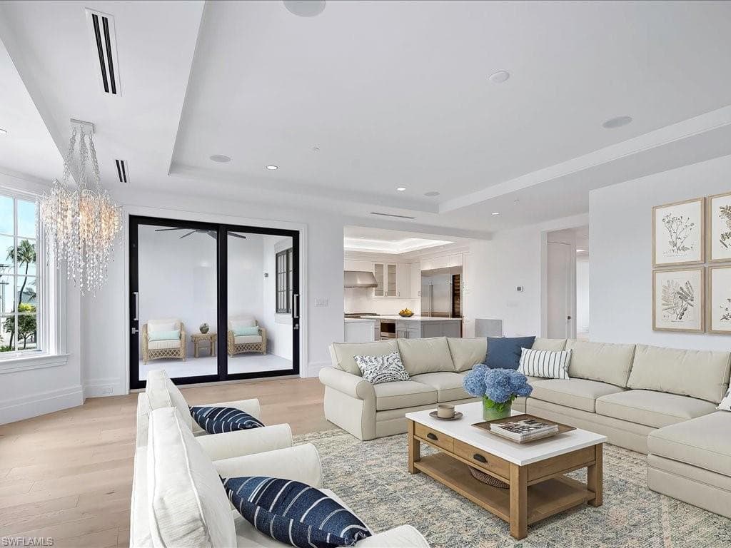 745 12th AVE S # 102, NAPLES FL 34102-19