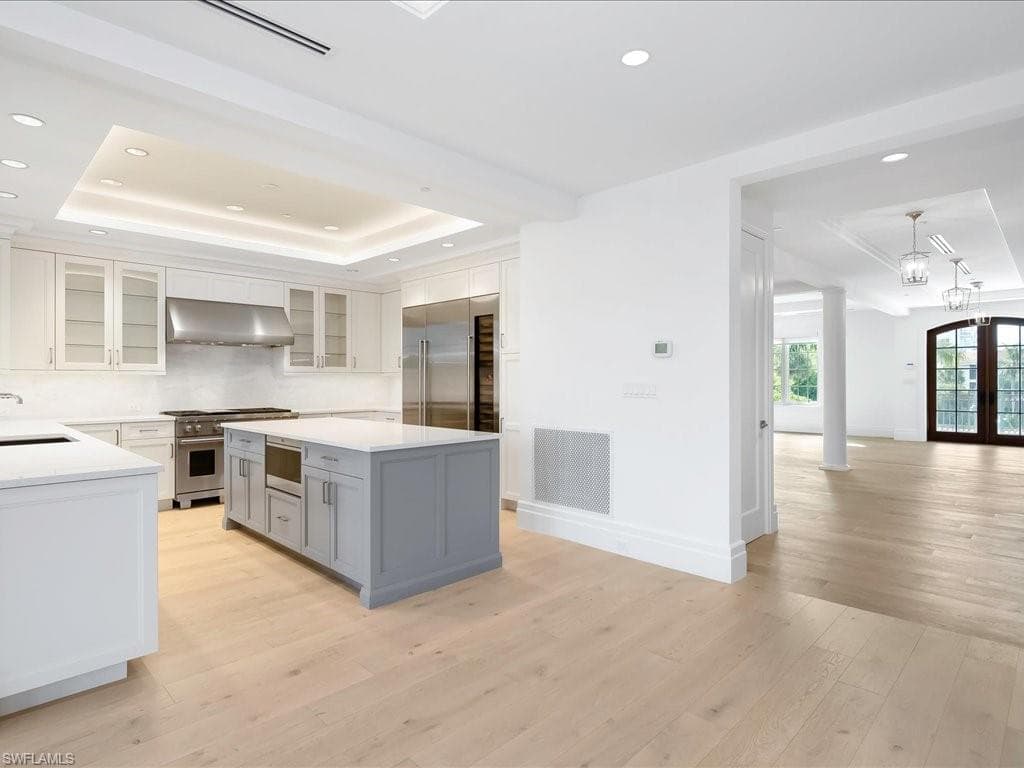 745 12th AVE S # 102, NAPLES FL 34102-14