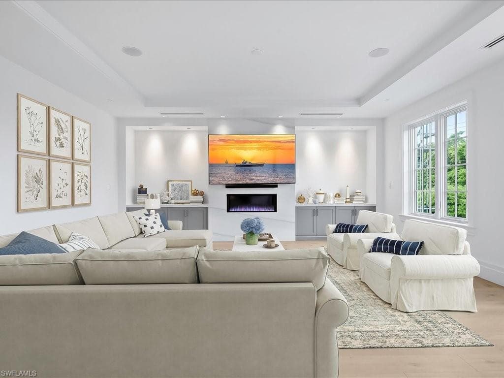 745 12th AVE S # 102, NAPLES FL 34102-18