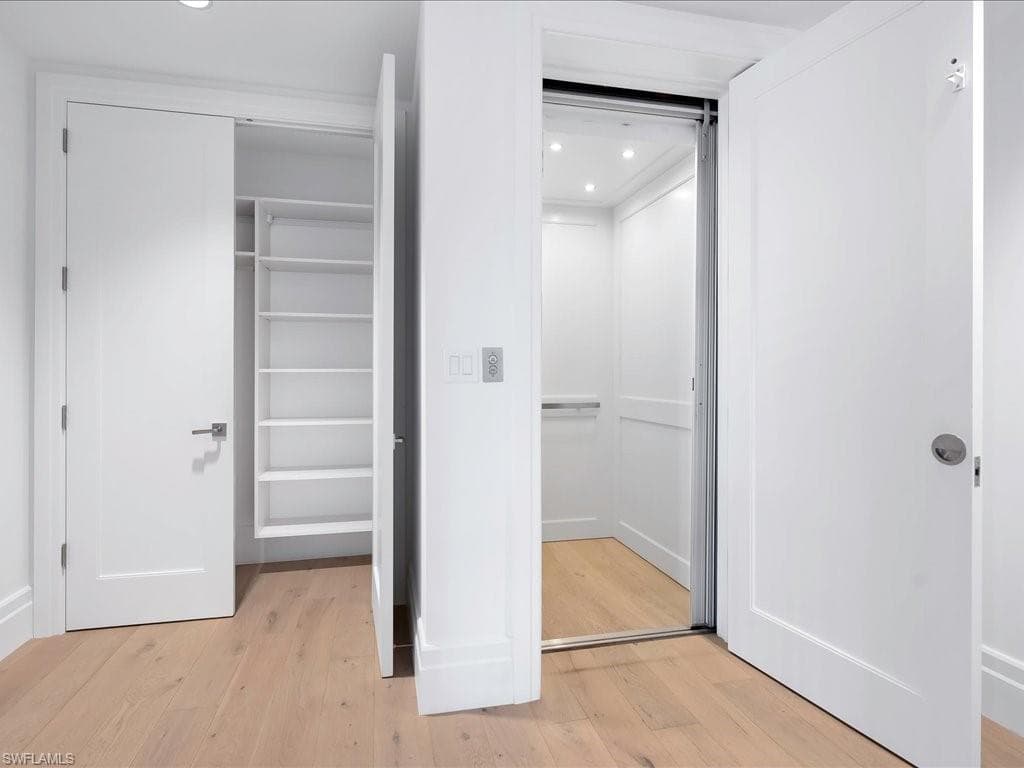 745 12th AVE S # 102, NAPLES FL 34102-43