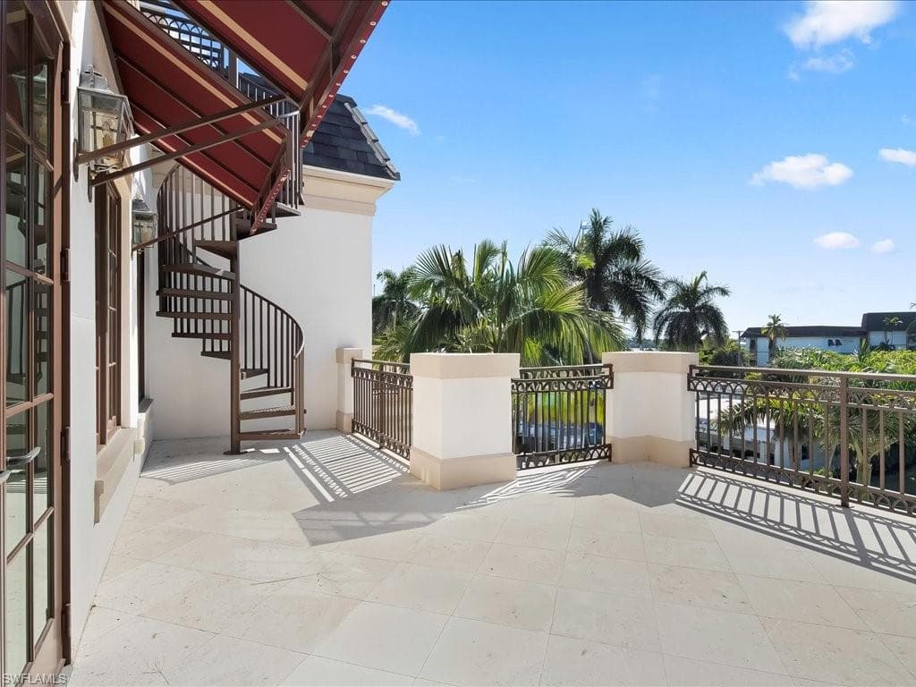 745 12th AVE S # 102, NAPLES FL 34102-38