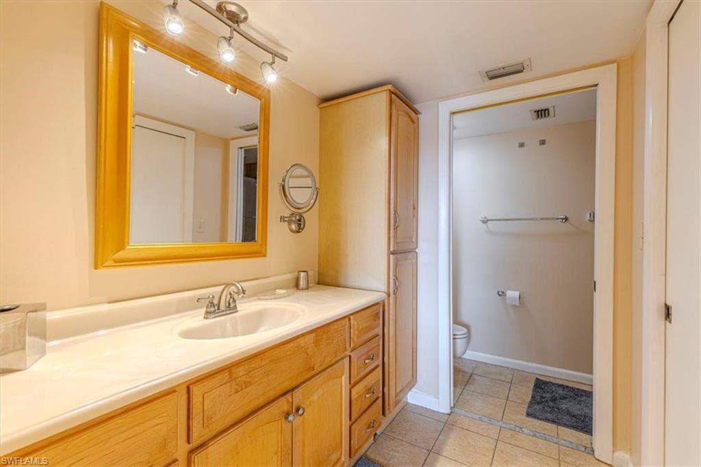 5535 Rattlesnake Hammock RD # 302, NAPLES FL 34113-11