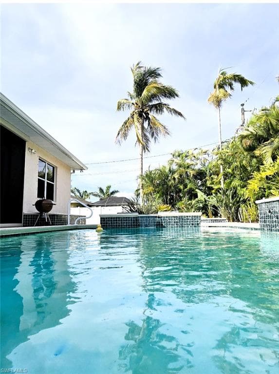 1928 SE 20th LN, CAPE CORAL FL 33990-1