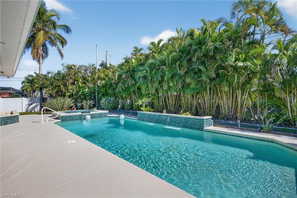 1928 SE 20th LN, CAPE CORAL FL 33990-30