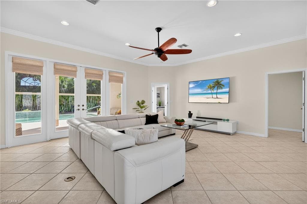 1928 SE 20th LN, CAPE CORAL FL 33990-8