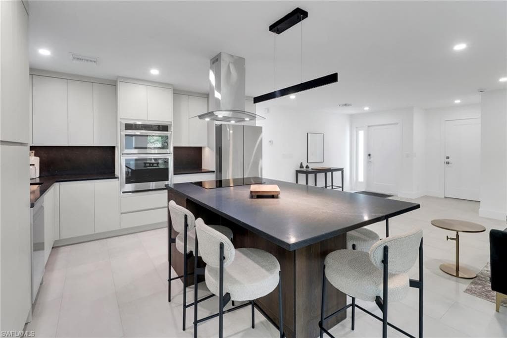 272 Yorkshire CT # 11, NAPLES FL 34112-5