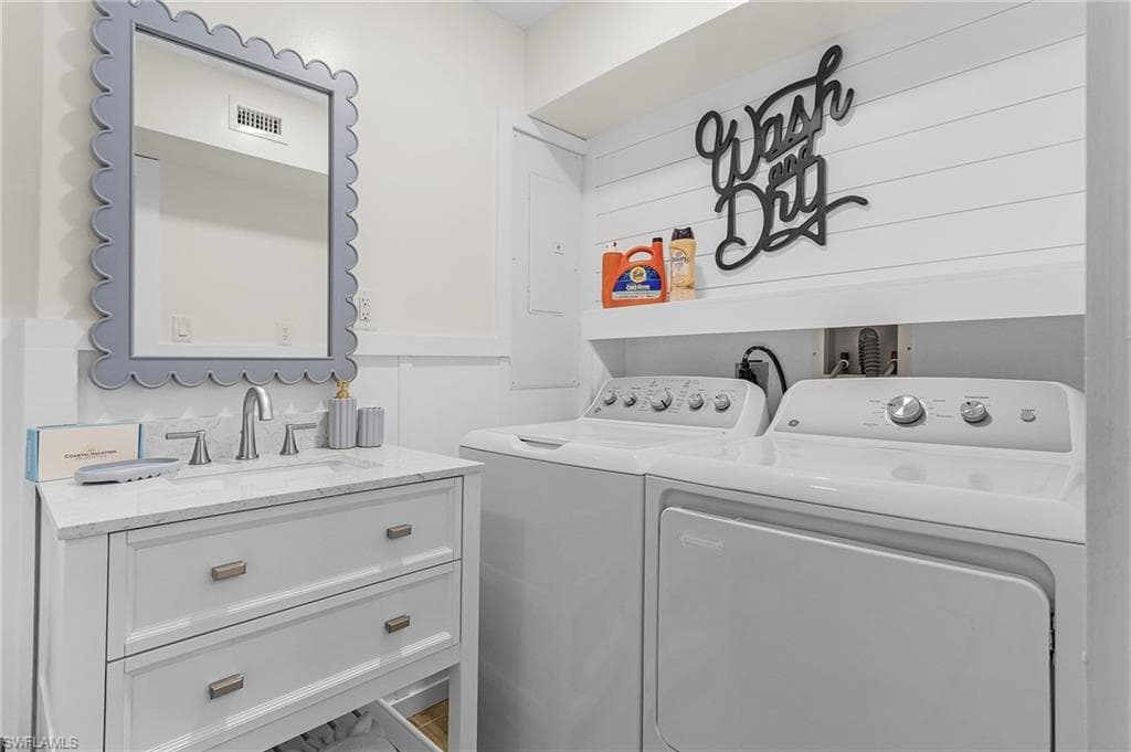 467 Madison CT, FORT MYERS BEACH FL 33931-26