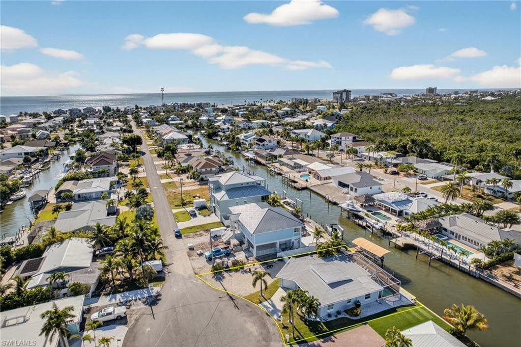 467 Madison CT, FORT MYERS BEACH FL 33931-35