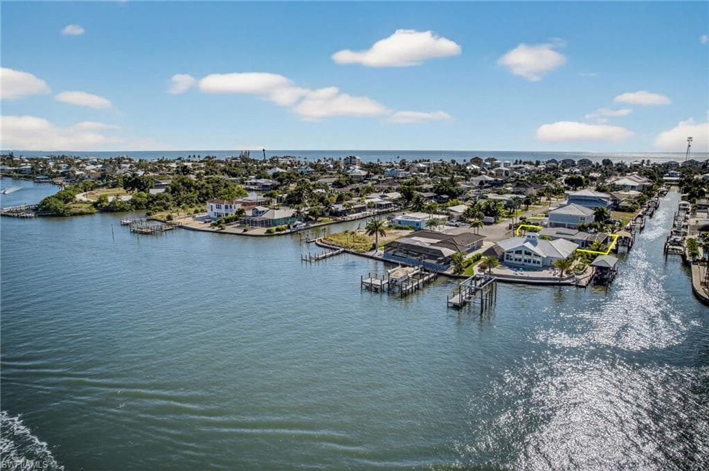 467 Madison CT, FORT MYERS BEACH FL 33931-31