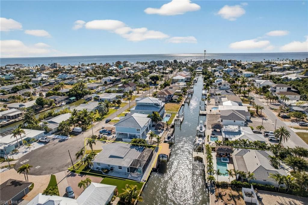 467 Madison CT, FORT MYERS BEACH FL 33931-29