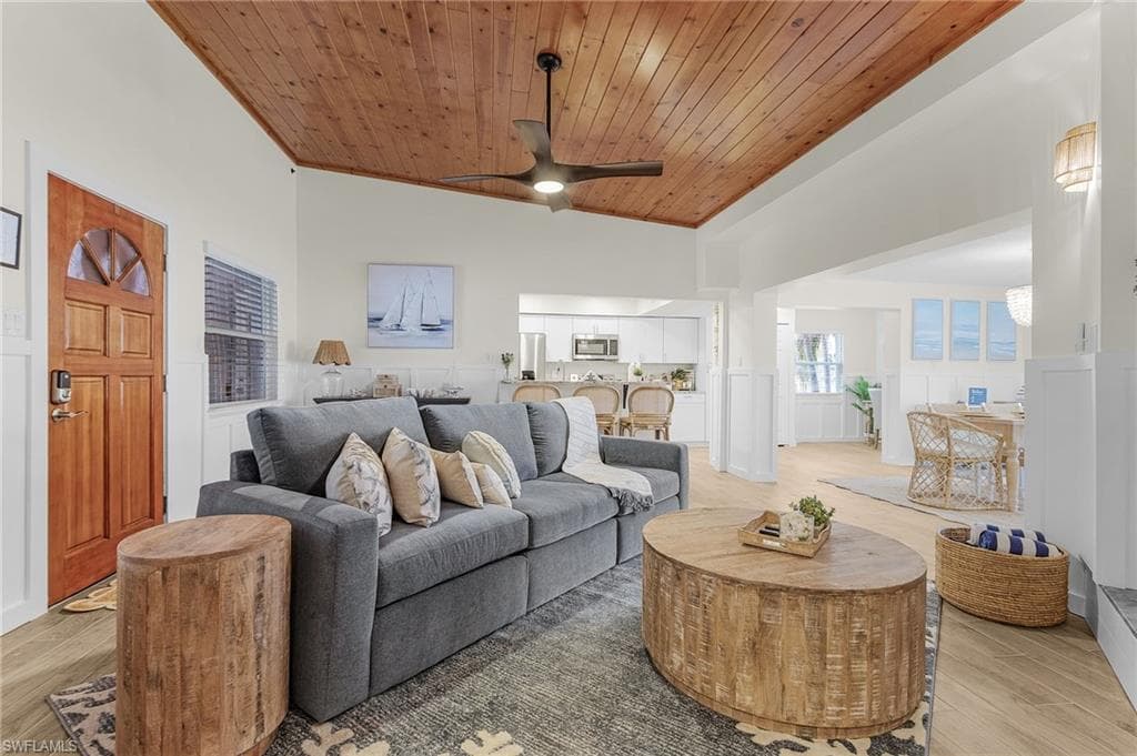 467 Madison CT, FORT MYERS BEACH FL 33931-7