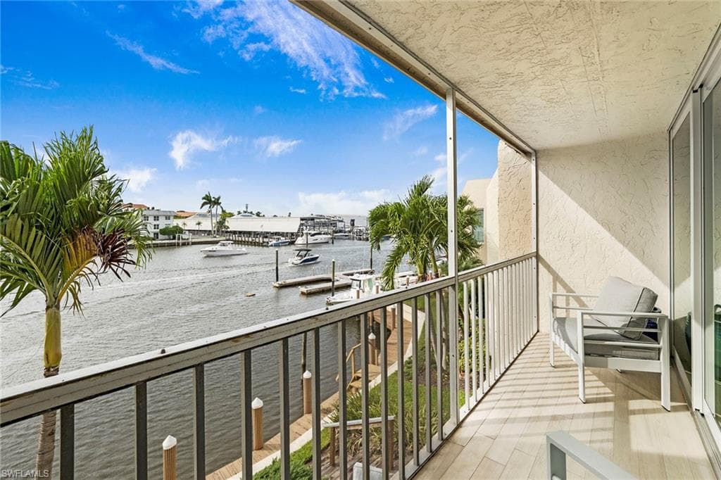 800 River Point DR # 209, NAPLES FL 34102-22