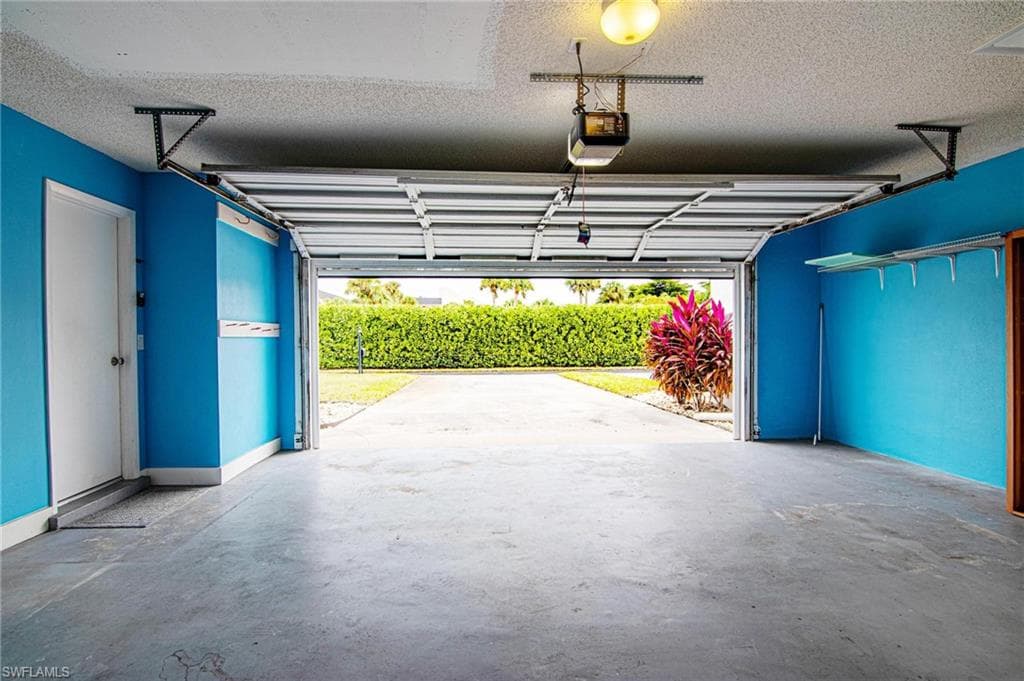 6984 Winkler RD, FORT MYERS FL 33919-29