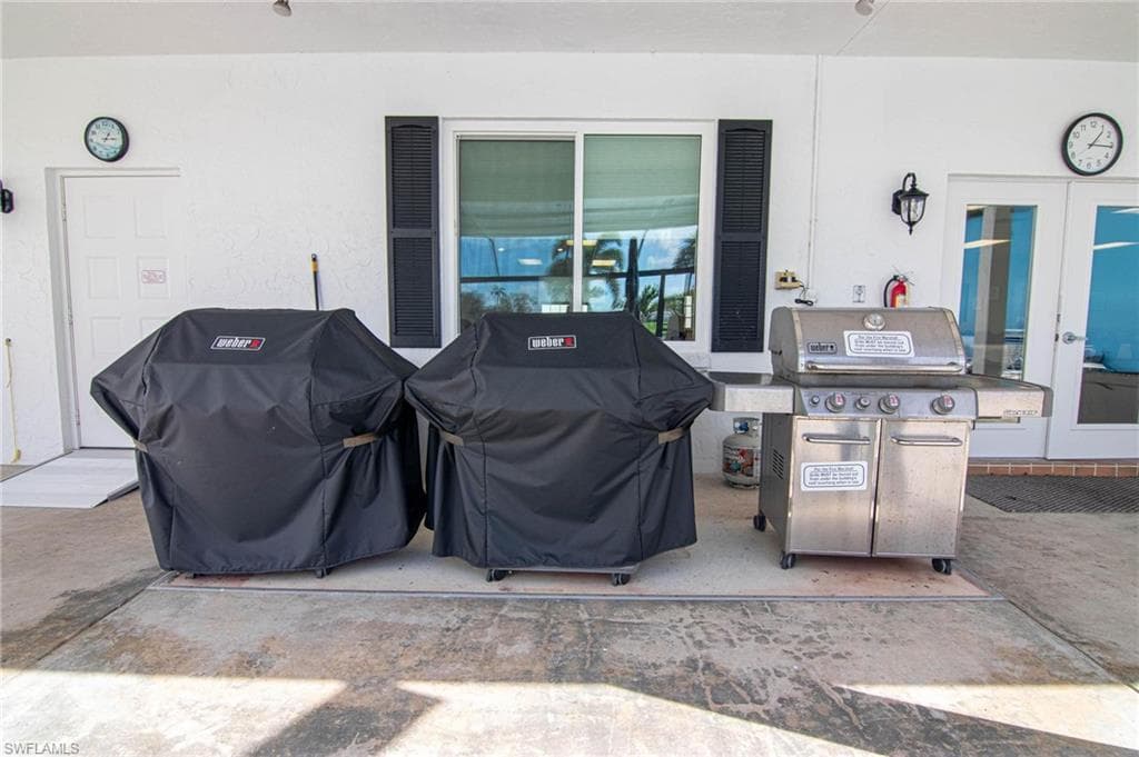 6984 Winkler RD, FORT MYERS FL 33919-34