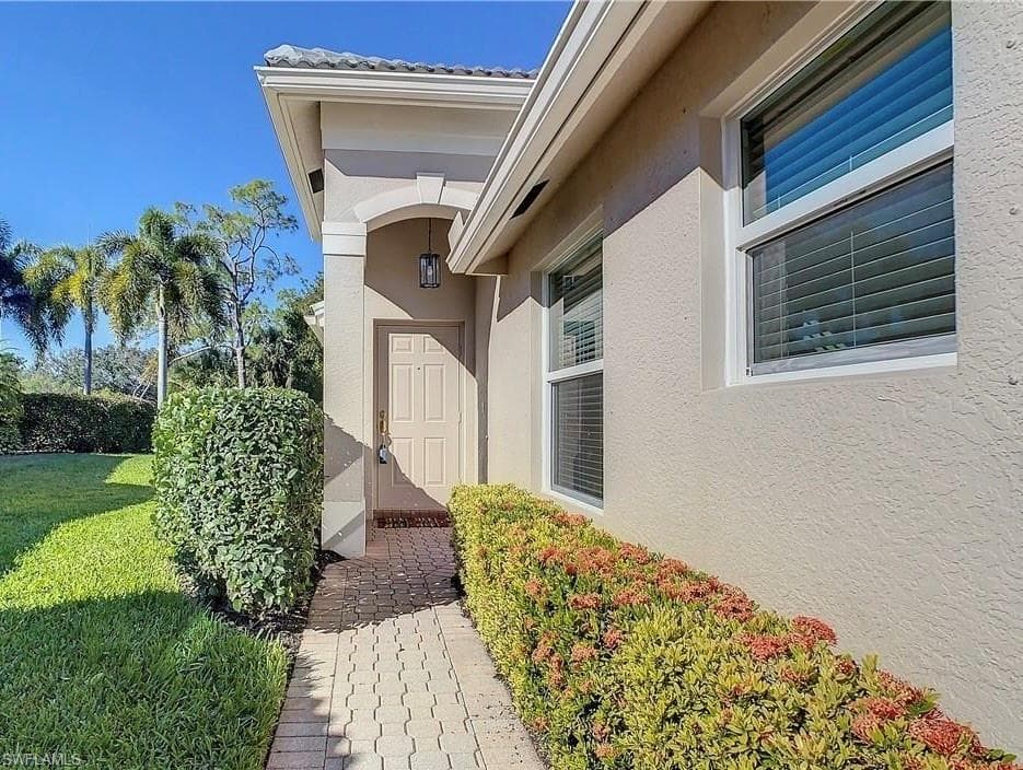 2025 PAINTED PALM DR, NAPLES FL 34119-1