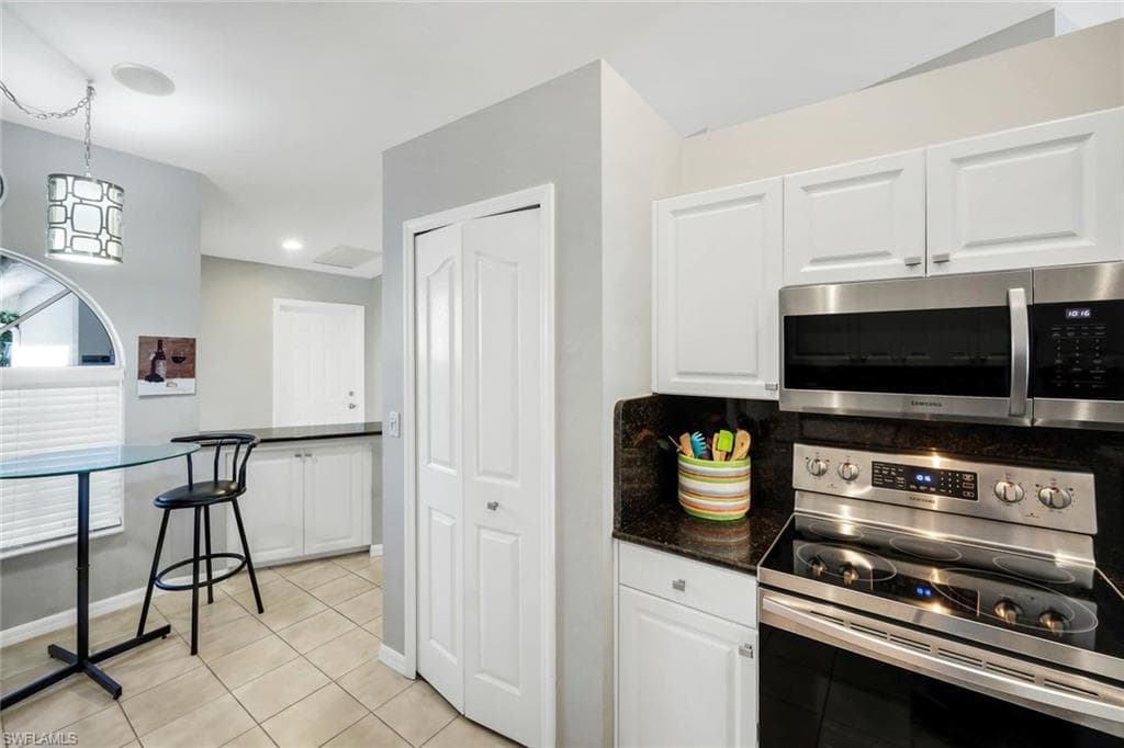 2150 Stacil CIR # 13, NAPLES FL 34109-16