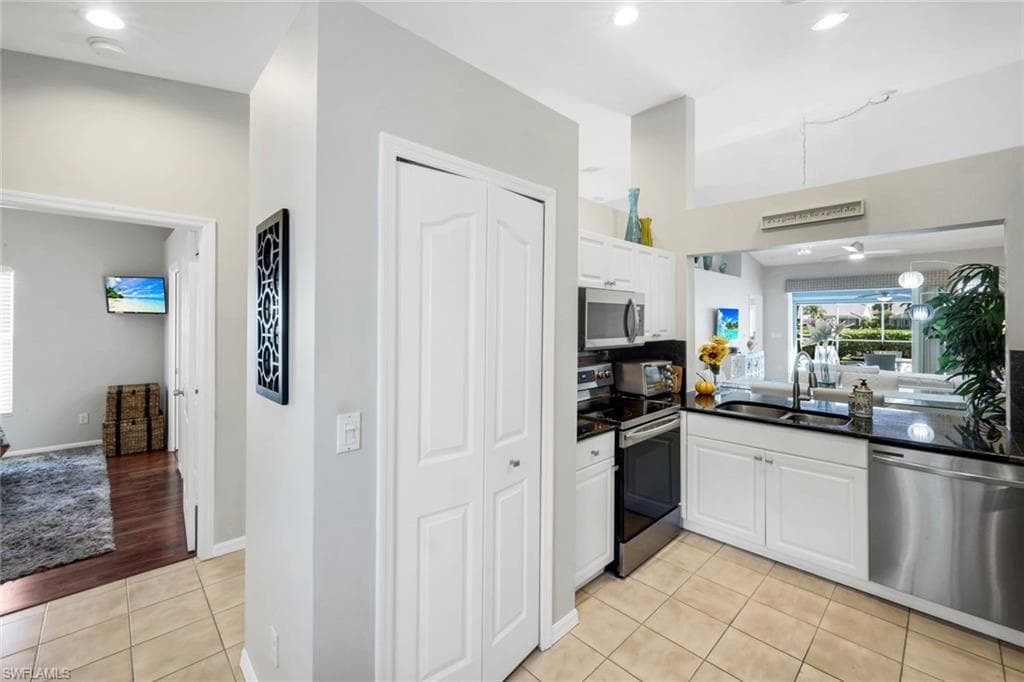 2150 Stacil CIR # 13, NAPLES FL 34109-17