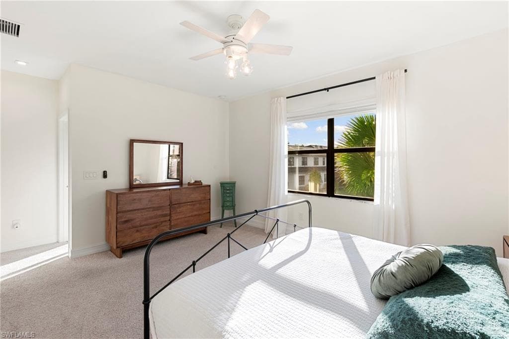 7421 Rockefeller DR, NAPLES FL 34119-15