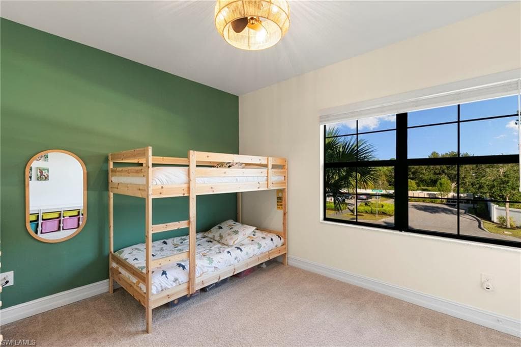 7421 Rockefeller DR, NAPLES FL 34119-21