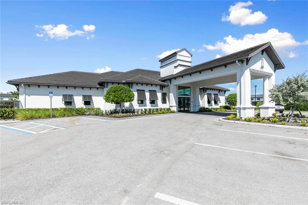 7421 Rockefeller DR, NAPLES FL 34119-33