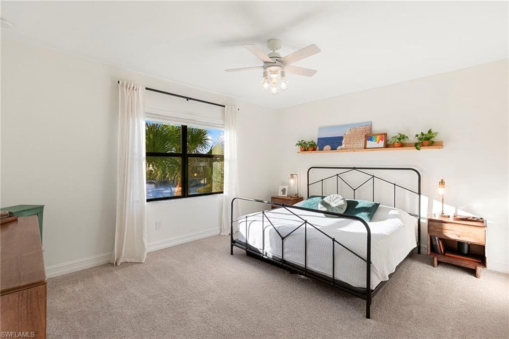 7421 Rockefeller DR, NAPLES FL 34119-13