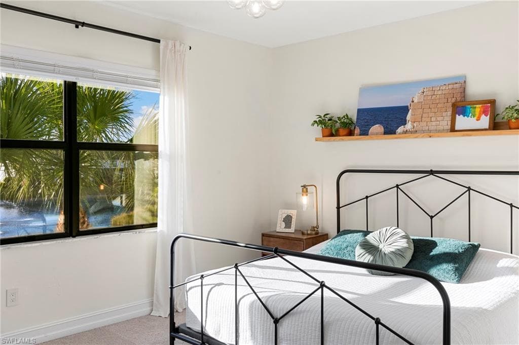 7421 Rockefeller DR, NAPLES FL 34119-14