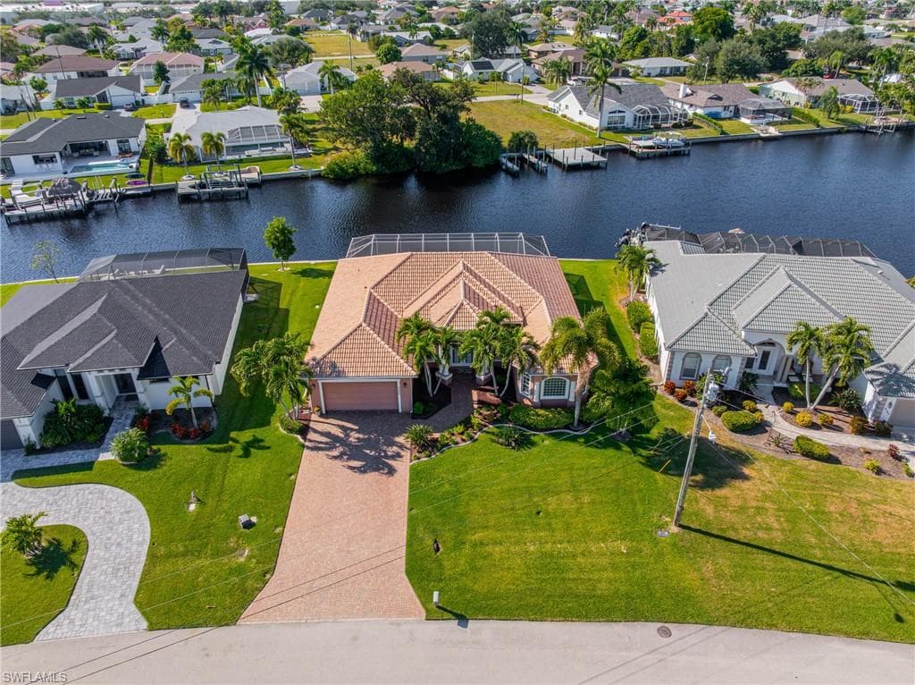 2202 SE 19th PL, CAPE CORAL FL 33990-1