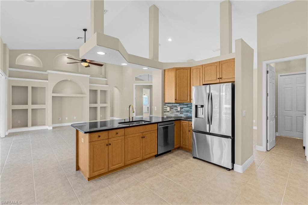 2202 SE 19th PL, CAPE CORAL FL 33990-16