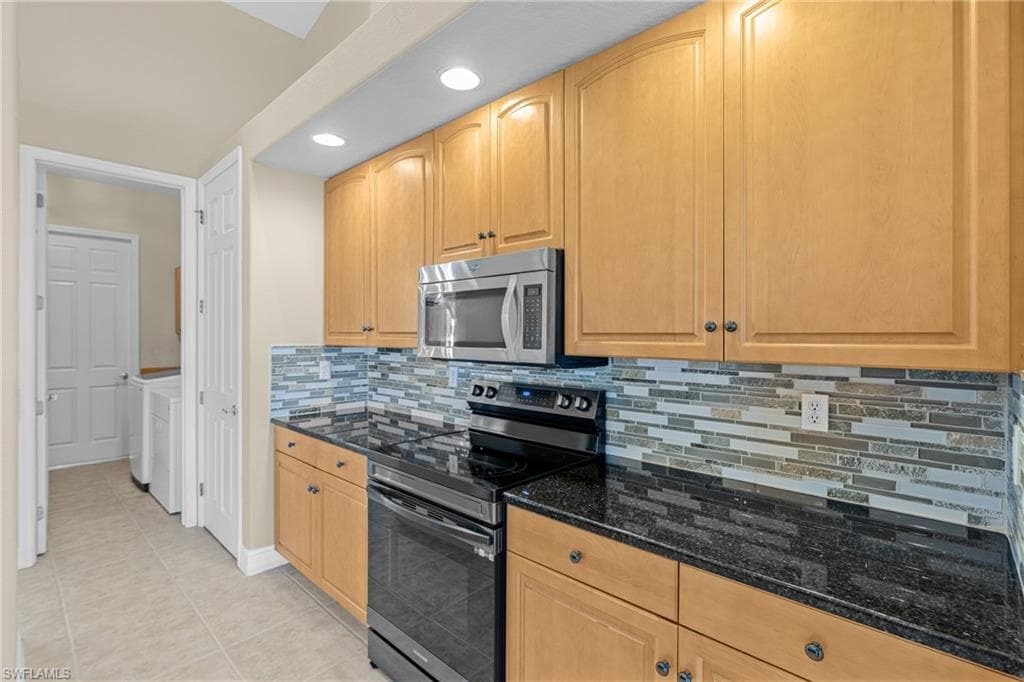 2202 SE 19th PL, CAPE CORAL FL 33990-15