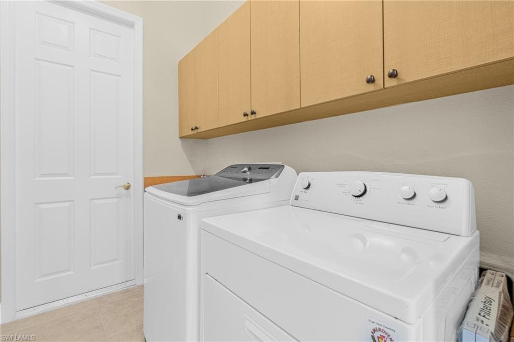 2202 SE 19th PL, CAPE CORAL FL 33990-25