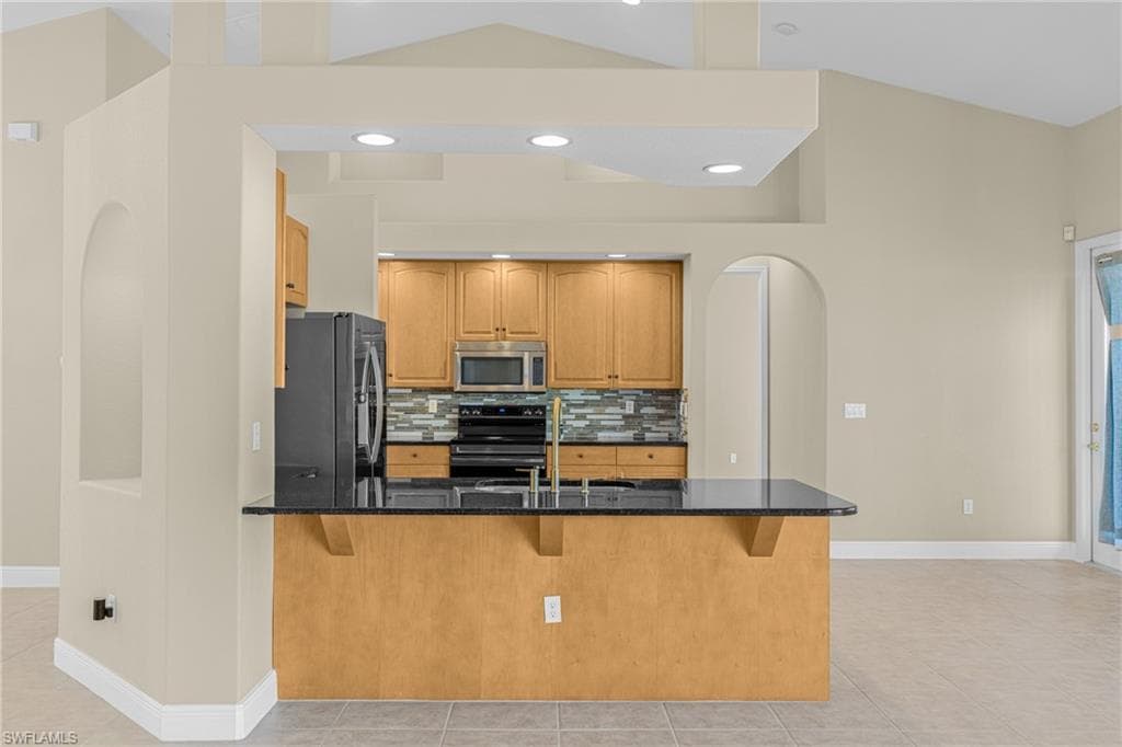 2202 SE 19th PL, CAPE CORAL FL 33990-13