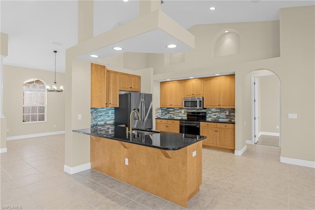 2202 SE 19th PL, CAPE CORAL FL 33990-14